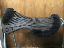Load image into Gallery viewer, Acavallo Gel Half Pad with Lambskin