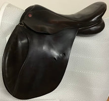 Load image into Gallery viewer, Falcon 16&quot; GP Wide Saddle