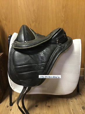 Treeless Saddle 13