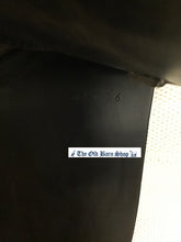 Load image into Gallery viewer, Cliff Barnsby 17.5&quot; Medium Black Dressage Saddle