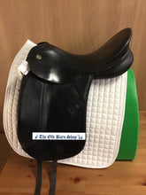 Load image into Gallery viewer, Kieffer 17.5&quot; Medium/Wide Dressage Saddle